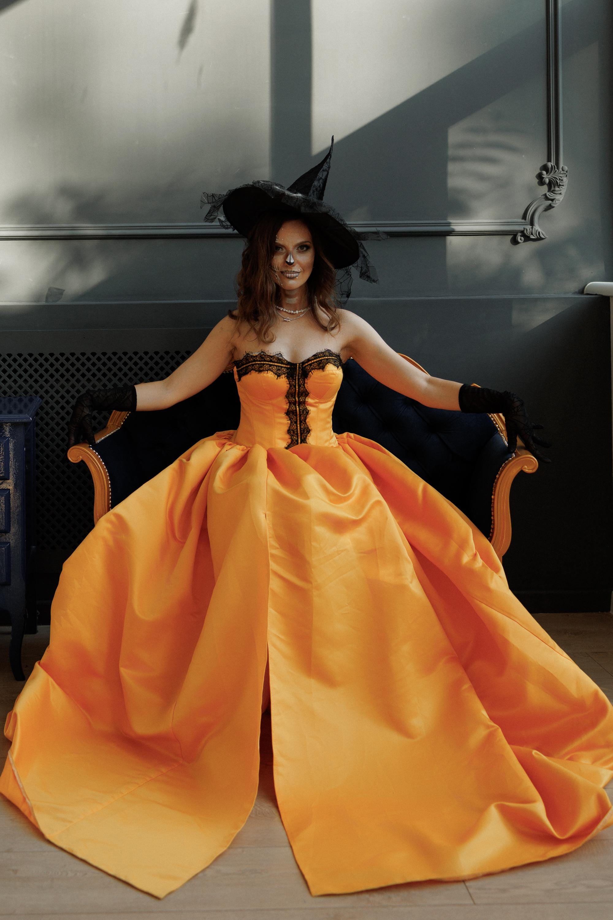 Witch Costume Adult Halloween Costume Orange Black Victorian Gown Fall Style Dress with High Slit Gothic Pumpkin Gown Goddess Gown 2