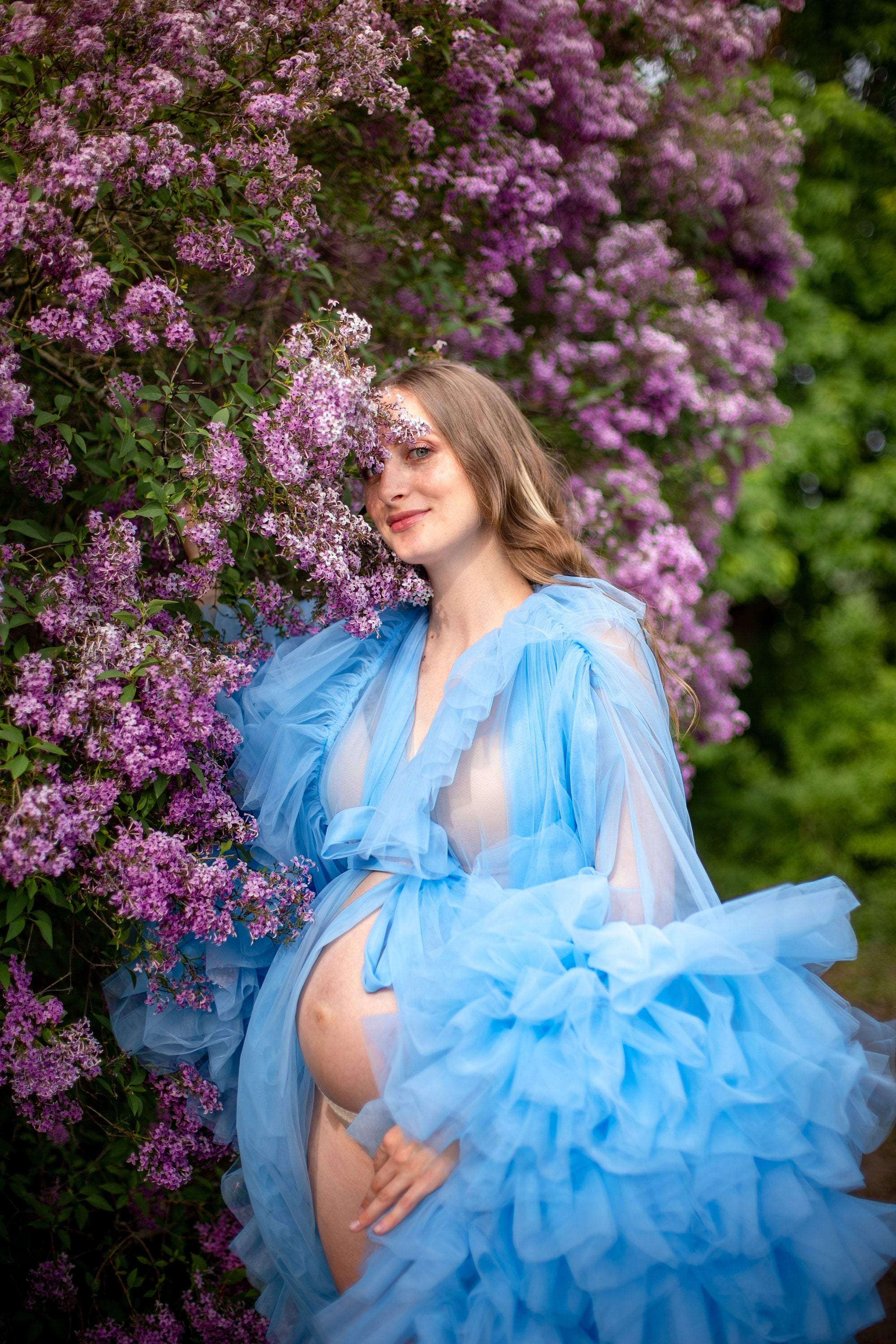 16 Stunning Maternity Dresses for Your Photo Shoot - Blue Sugar